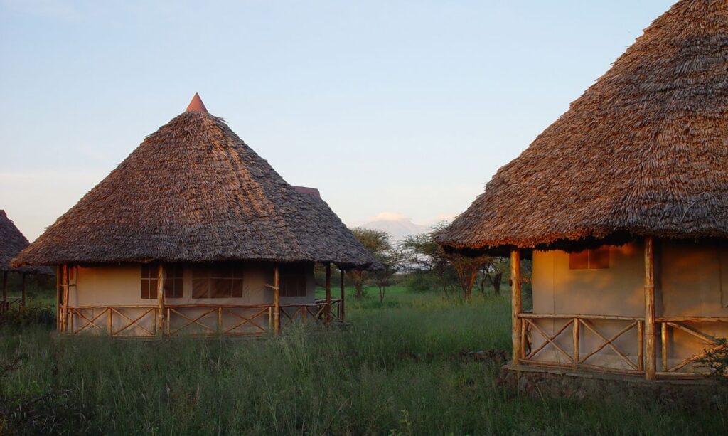 hébergement safari afrique huttes