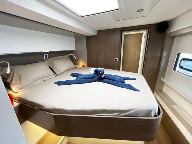 Cabine sur un bateau privé lors d'un voyage aux Iles Grenadines