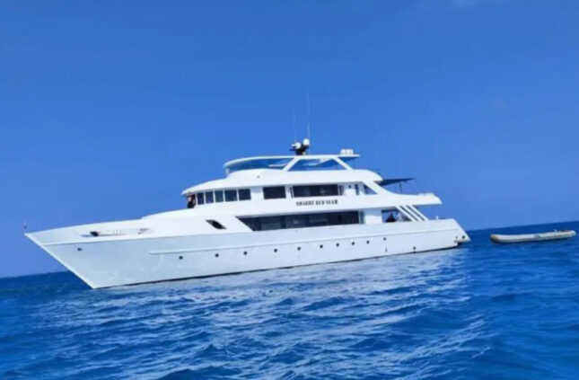 Bateau privé dans la Baie de Sataya-Egypte